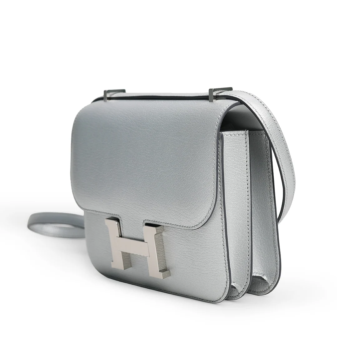 Hermès Constance 18 Mini Mirror Chèvre CHamkilight Argent Palladium Hardware Stamp K 2025 — view 3